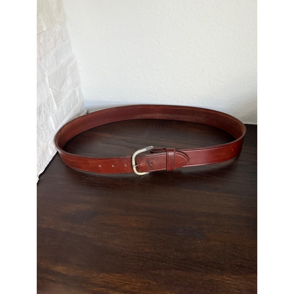 Cabelas Mens 36 Mahogany Leather Belt Silver Tone Buckle 97-36 Rugged Brown